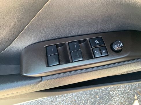 Used 2022 Toyota Camry SE w/ Cold Weather Package AWD/4WD image 13