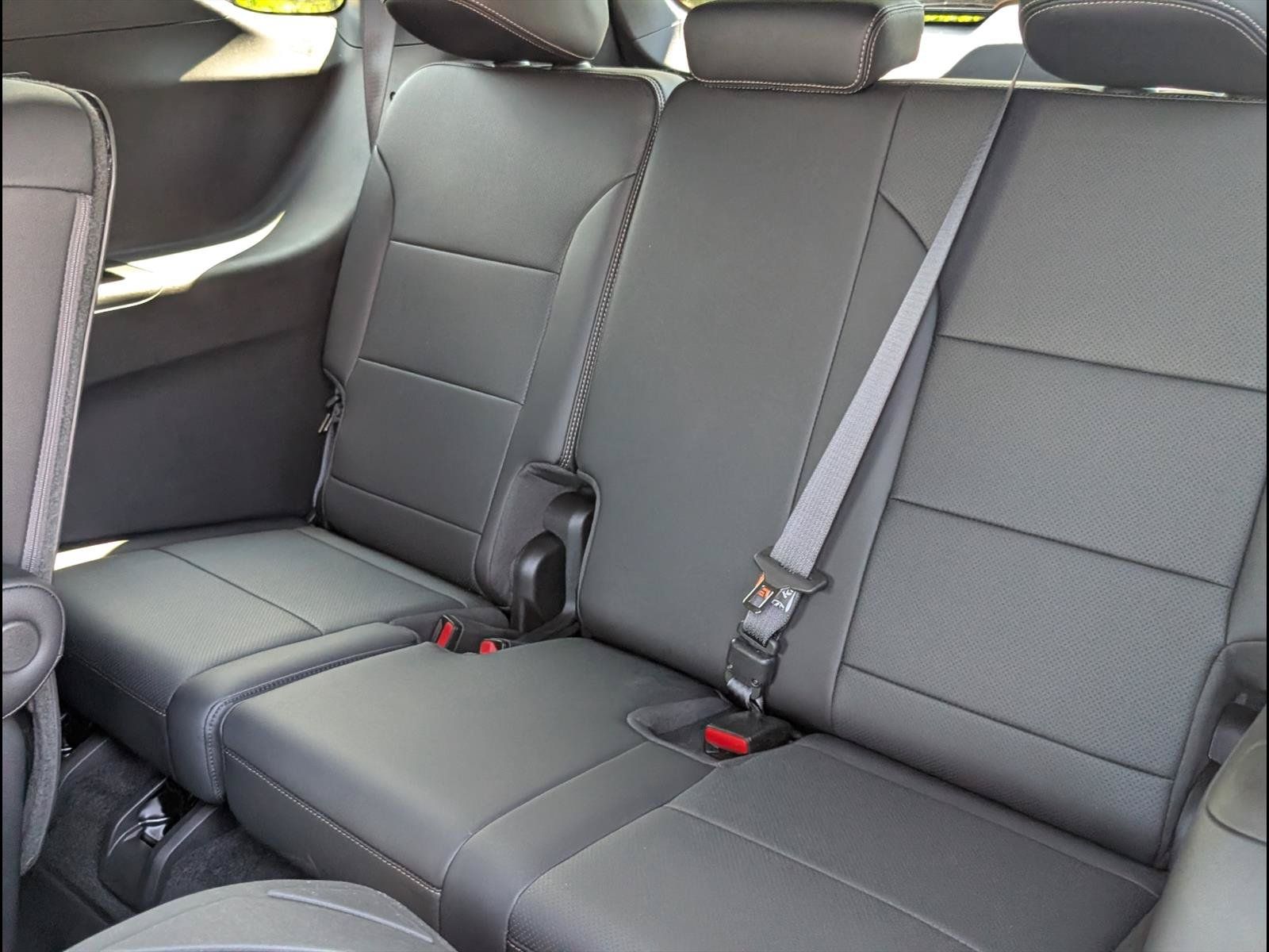 Used 2025 Chevrolet Traverse High Country FWD image 15