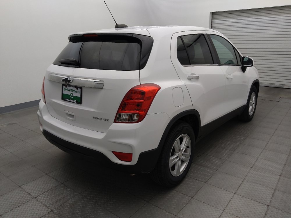 Used 2020 Chevrolet Trax LS w/ Tint and Cruise Package FWD image 9