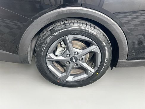 Used 2025 Kia K4 FWD image 11