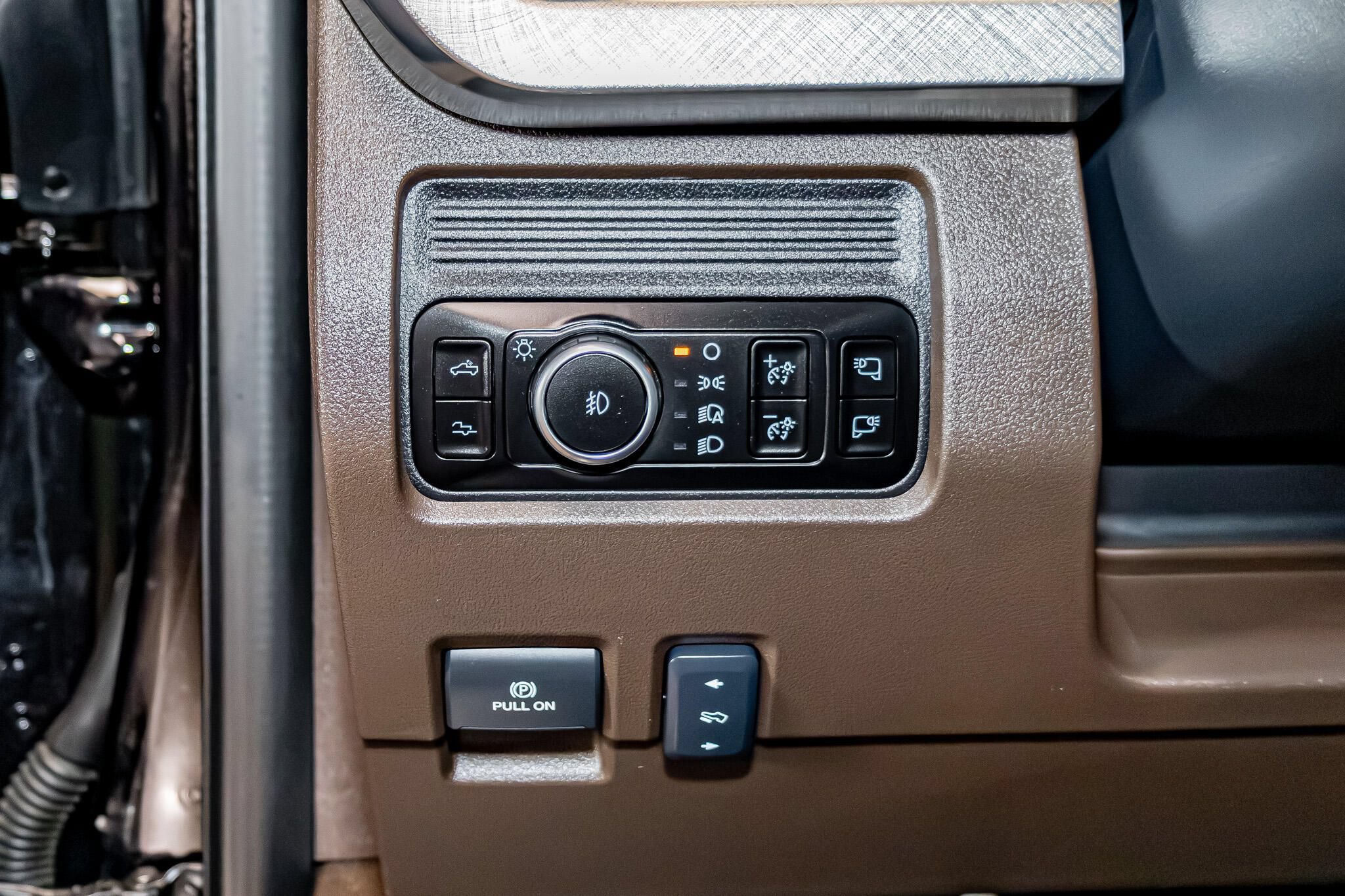 Used 2025 Ford F250 King Ranch w/ Chrome Package AWD/4WD image 18