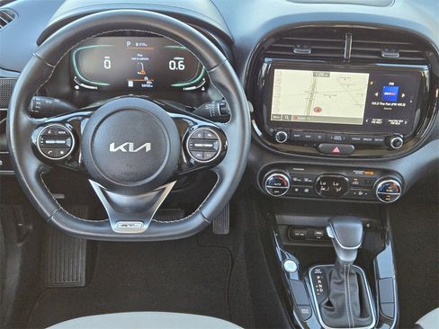 Certified 2024 Kia Soul GT-Line image 10