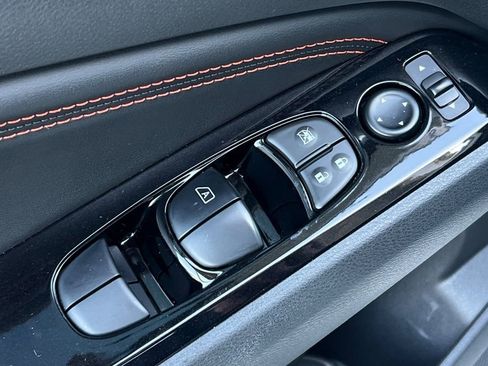 Used 2023 Nissan Altima 2.5 SR image 14