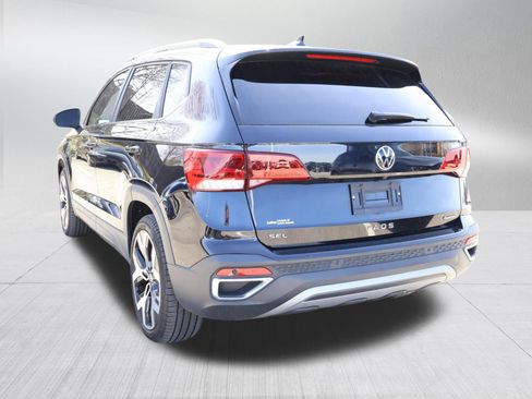 Used 2023 Volkswagen Taos SEL image 5