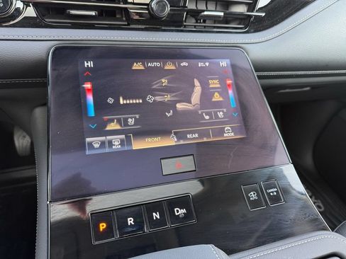 Used 2025 INFINITI QX80 Sensory AWD/4WD image 17