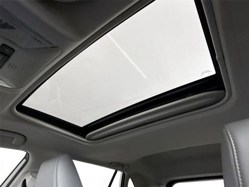 Certified 2022 Toyota RAV4 Limited image 6