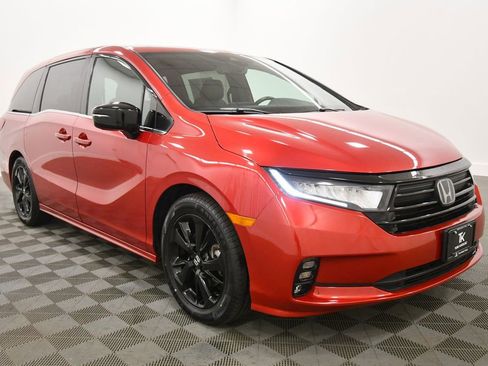 Certified 2023 Honda Odyssey Sport image 10