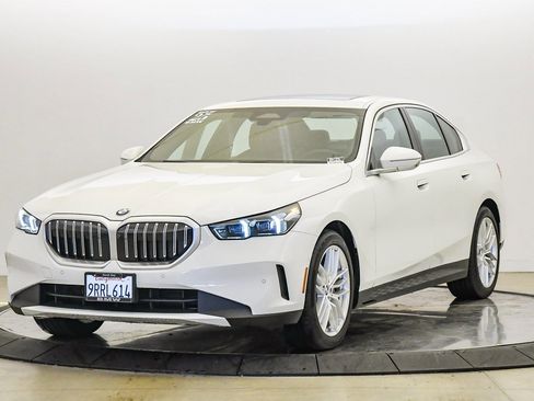 Used 2025 BMW 530i w/ Premium Package image 1