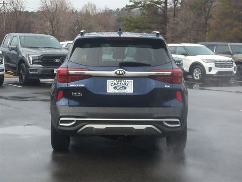 Used 2021 Kia Seltos EX image 12