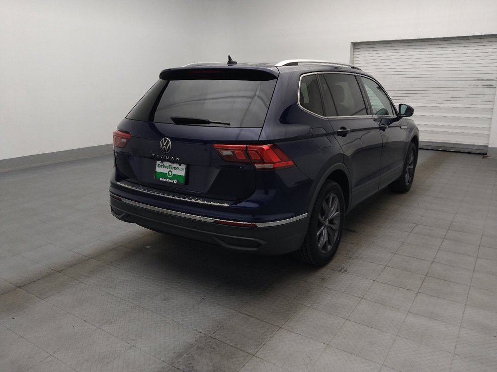 Used 2023 Volkswagen Tiguan SE w/ Panoramic Sunroof Package FWD image 9