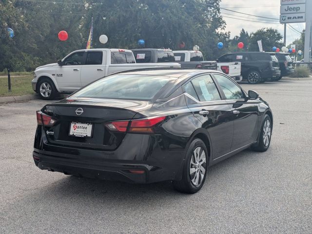 Used 2024 Nissan Altima 2.5 S FWD image 3