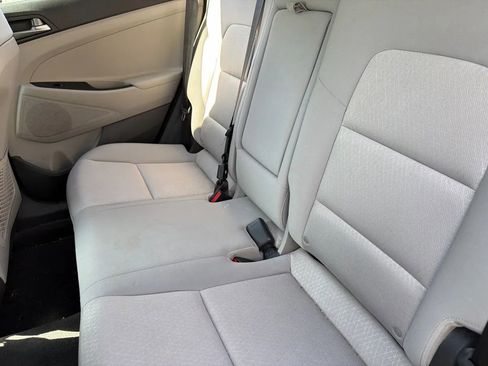 Used 2017 Hyundai Tucson SE AWD/4WD image 13