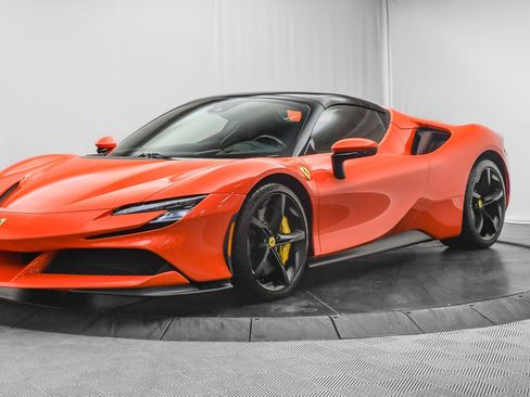 Used 2025 Ferrari SF90 Spider image 61