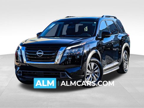 Used 2025 Nissan Pathfinder SV image 1