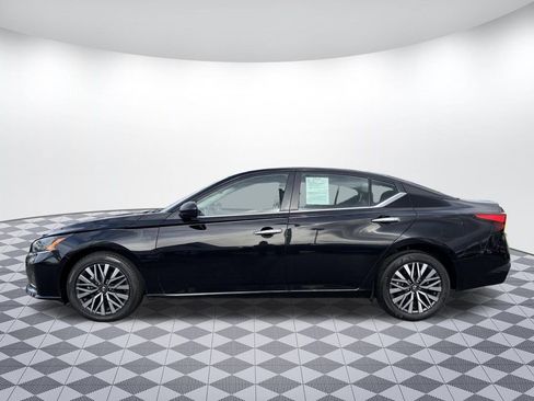 Used 2024 Nissan Altima 2.5 SV AWD/4WD image 4