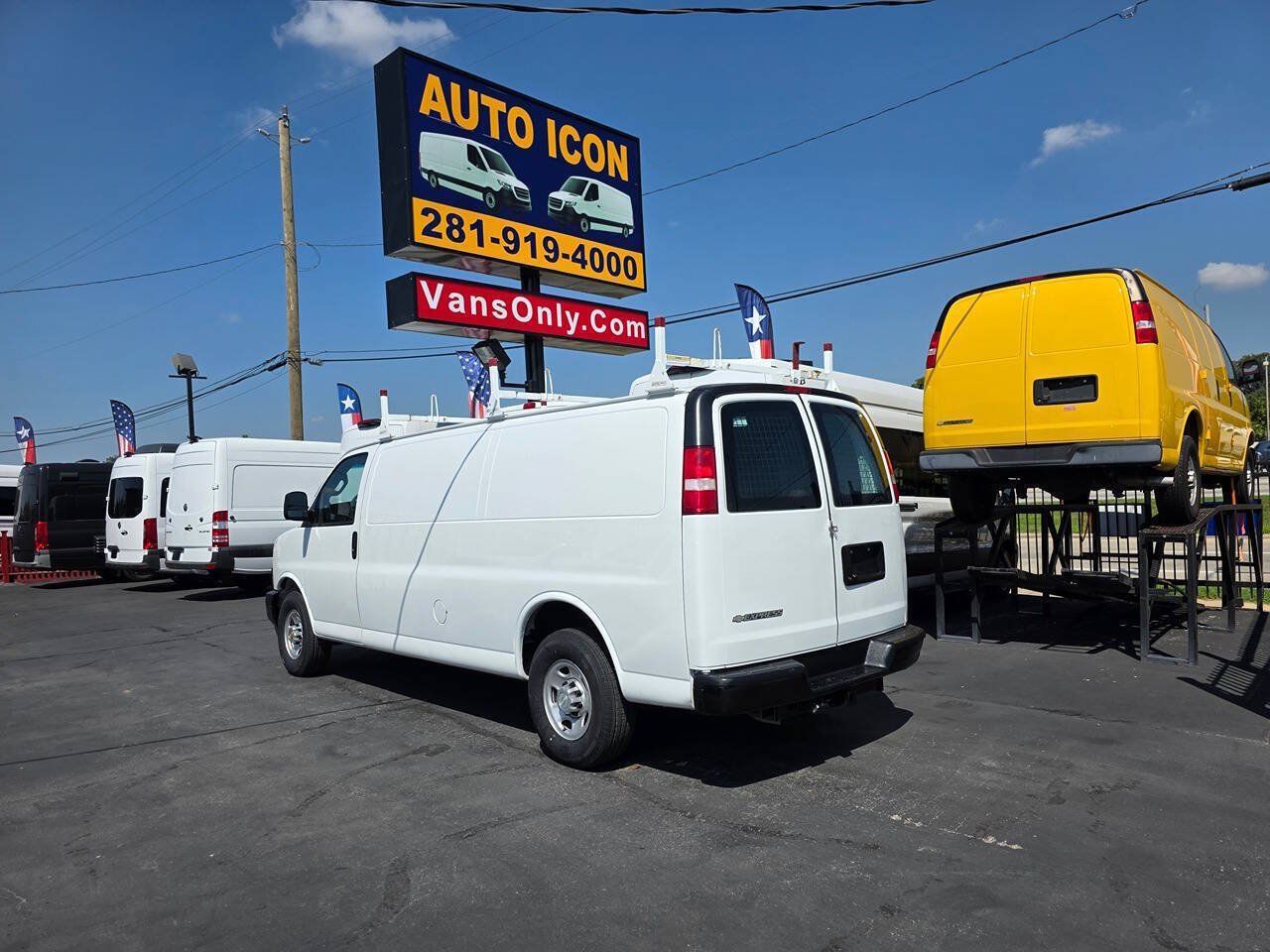 Used 2020 Chevrolet Express 2500 Extended w/ Driver Convenience Package RWD image 25
