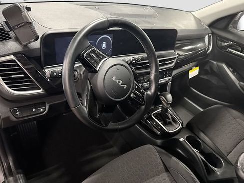 Used 2024 Kia Seltos S AWD/4WD image 9