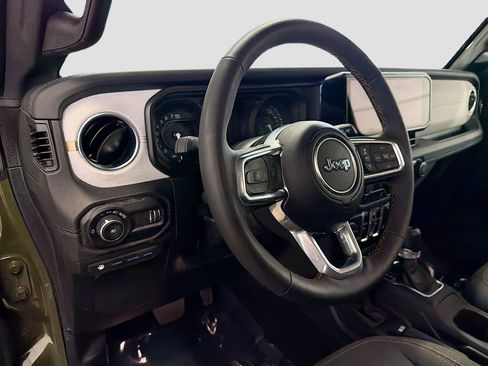 Used 2024 Jeep Wrangler Unlimited Sahara w/ Technology Group image 9