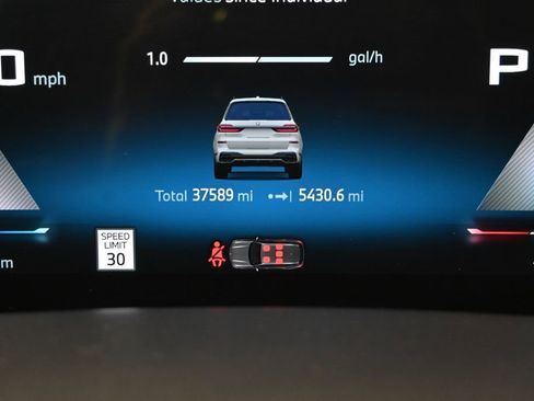 Used 2024 BMW X7 M60i image 29