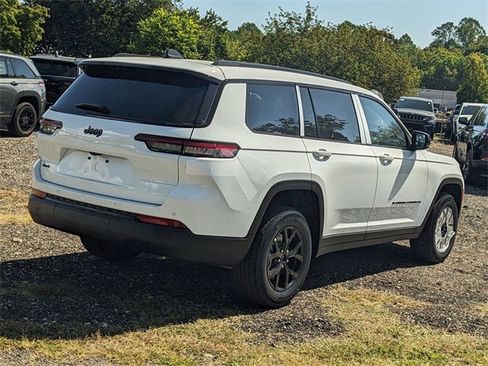 New 2025 Jeep Grand Cherokee L Altitude image 3