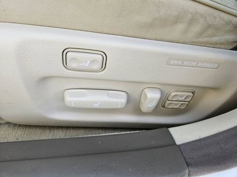 Used 2002 Lexus LS 430 RWD image 16
