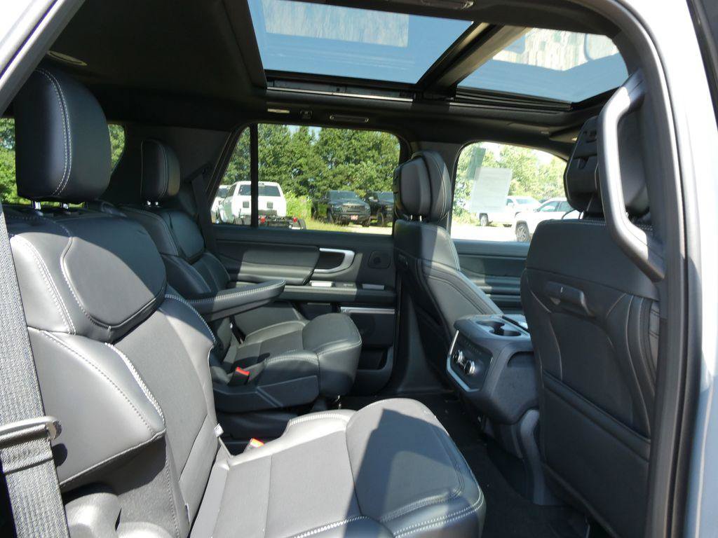 New 2027 Ford Expedition Platinum w/ Stealth Appearance Package AWD/4WD image 13