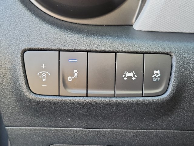 Used 2020 Hyundai Kona SEL w/ Cargo Package FWD image 18