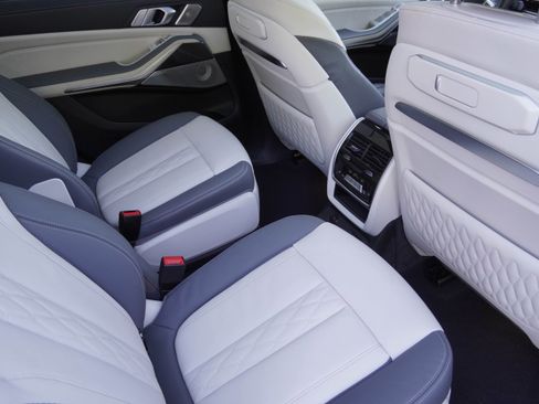 Certified 2024 BMW X7 M60i w/ Executive Package AWD/4WD image 33