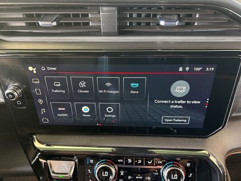 Used 2024 GMC Sierra 1500 AT4 w/ Technology Package AWD/4WD image 24