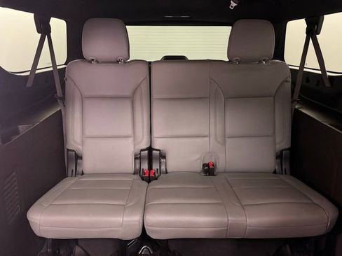 Used 2022 Chevrolet Suburban Z71 w/ Z71 Off-Road Package image 11