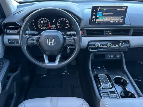 Used 2024 Honda Pilot Touring image 15