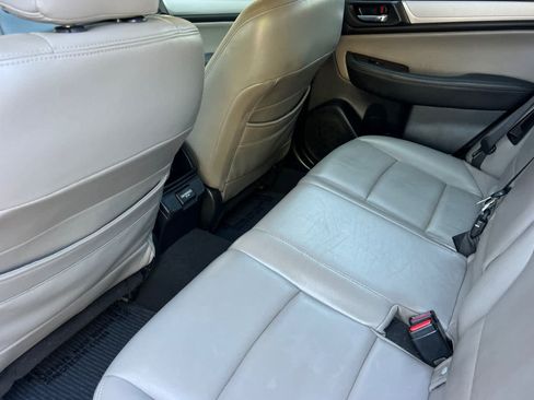 Used 2018 Subaru Outback 2.5i Premium AWD/4WD image 4
