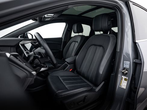 Certified 2023 Audi Q4 e-tron Prestige image 10