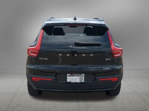 Used 2023 Volvo XC40 B5 Plus w/ Protection Package Premier AWD/4WD image 5