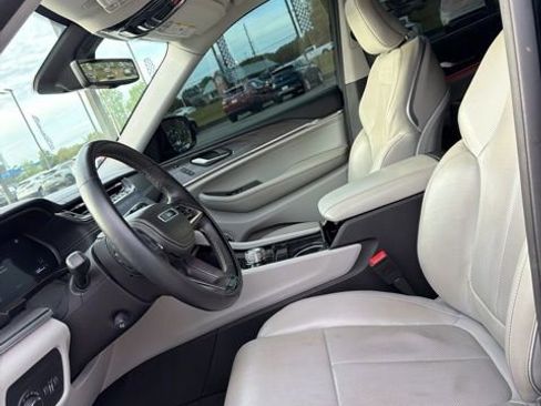 Used 2021 Jeep Grand Cherokee L Overland w/ Advanced Protech Group III image 12