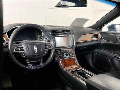 Used 2020 Lincoln Continental FWD image 3