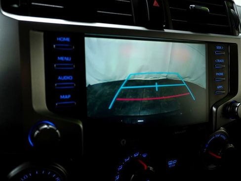 Used 2020 Toyota 4Runner SR5 AWD/4WD image 24