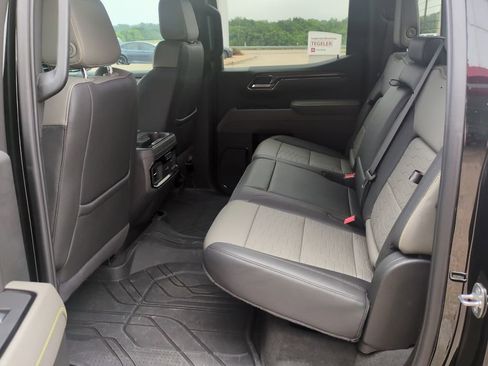 Used 2024 Chevrolet Silverado 1500 ZR2 w/ Technology Package AWD/4WD image 20