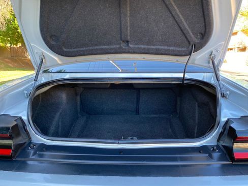 Used 2019 Dodge Challenger R/T image 9