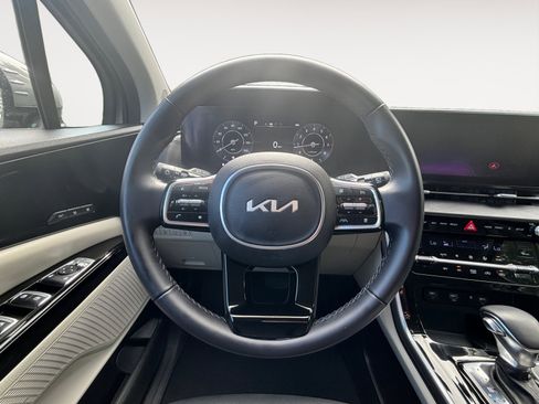 Used 2023 Kia Carnival SX image 12