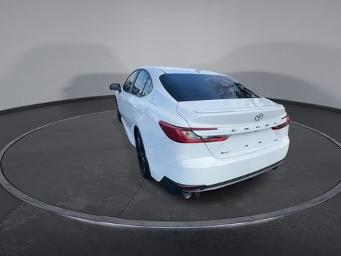 Used 2025 Toyota Camry SE image 12