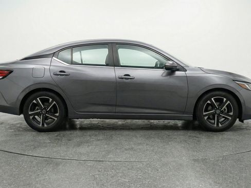 Used 2025 Nissan Sentra SV FWD image 11