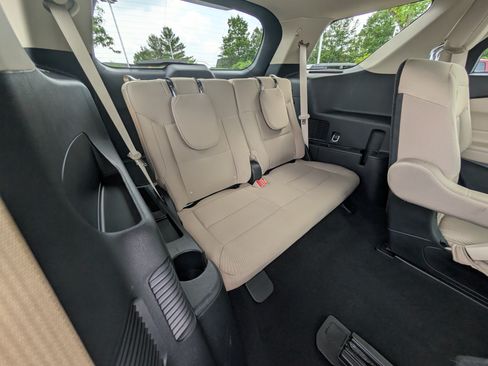 Certified 2023 Ford Explorer XLT AWD/4WD image 12