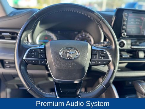 Used 2021 Toyota Highlander XLE image 13