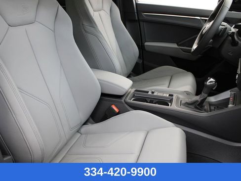 New 2025 Audi Q3 2.0T Premium image 21