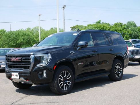Used 2024 GMC Yukon AT4 AWD/4WD image 5