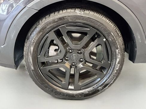 Used 2025 Kia Telluride SX X-Line AWD/4WD image 34
