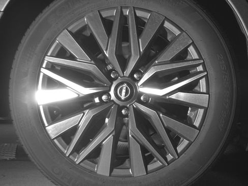 Used 2025 Nissan Altima 2.5 SV FWD image 15