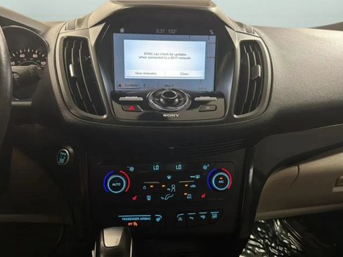 Used 2019 Ford Escape Titanium FWD image 14