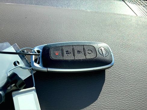 Certified 2023 Nissan Rogue SV image 11